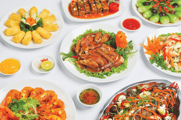 LÀM GÌ KHI THỜI TIẾT XẤU TRONG NGÀY TỔ CHỨC TIỆC NGOÀI TRỜI?