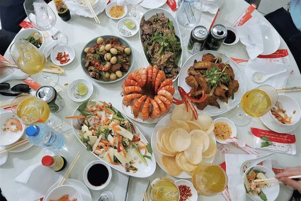 Làm Sao Để Chọn Món Vừa Ngon Vừa Hợp Túi Tiền Khi Đặt Tiệc Trọn Gói?