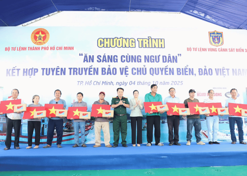 TIỆC ĂN SÁNG CÙNG NGƯ DÂN