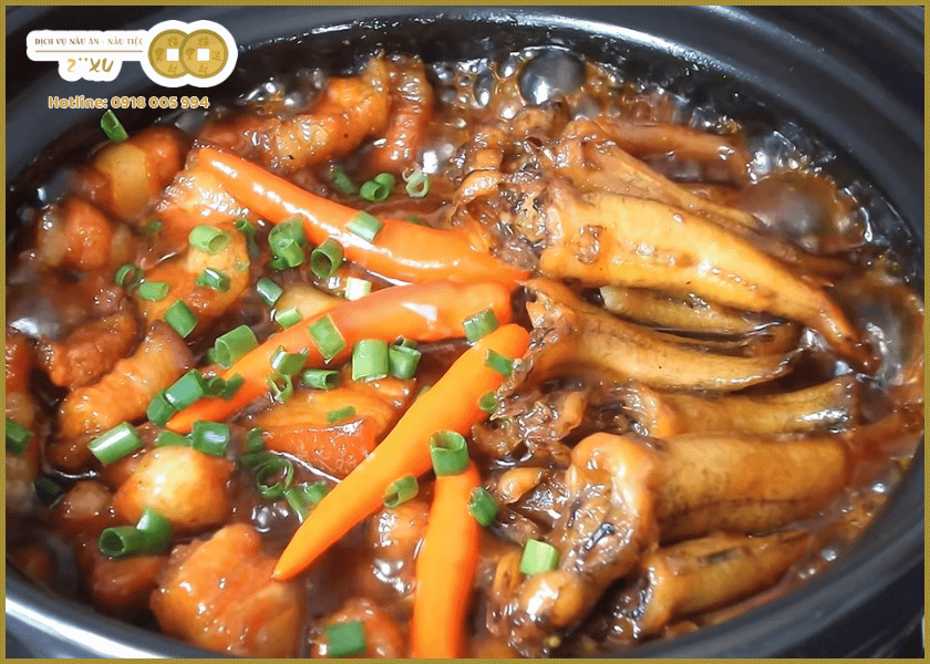 Thịt kho hoặc cá kho - đậm vị truyền thống